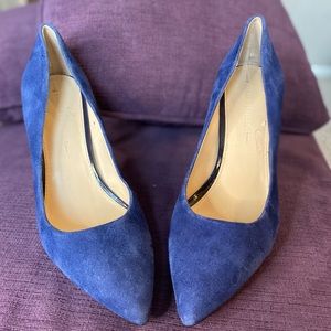 Banana Republic Blue Suede shoes 4" heal size 9.5